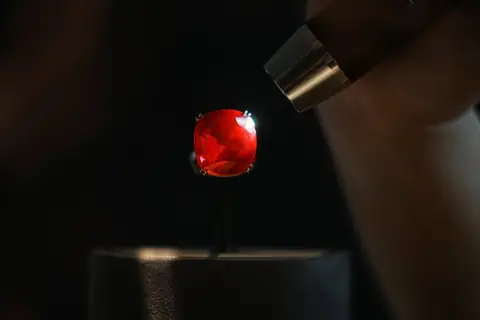 Estrela de Fura: Largest Ruby Auctioned for $34.8 Million